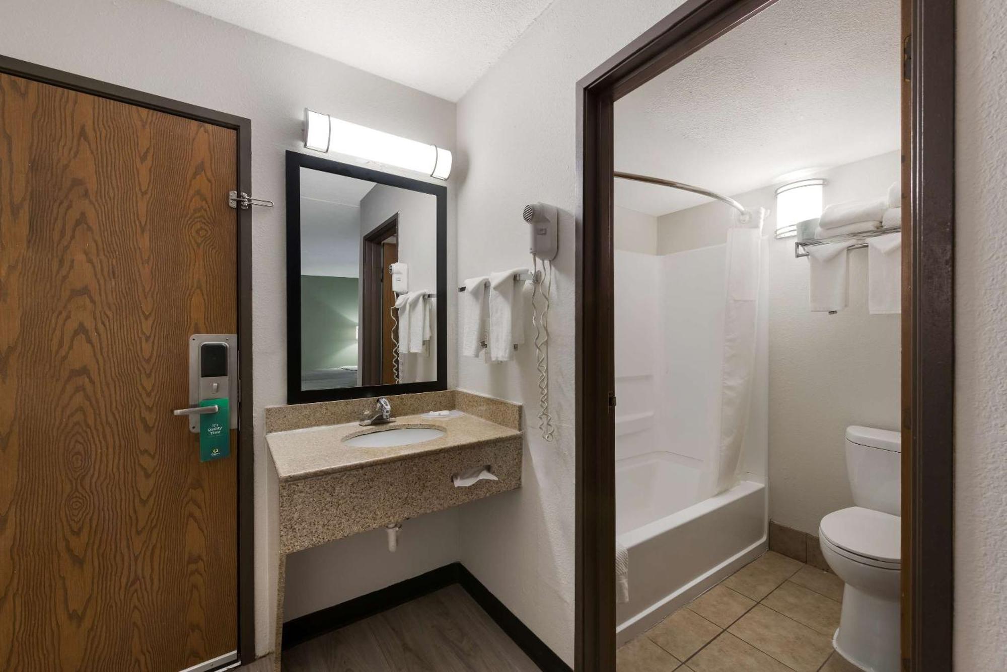 Quality Inn Merriam Kansas City Exteriér fotografie